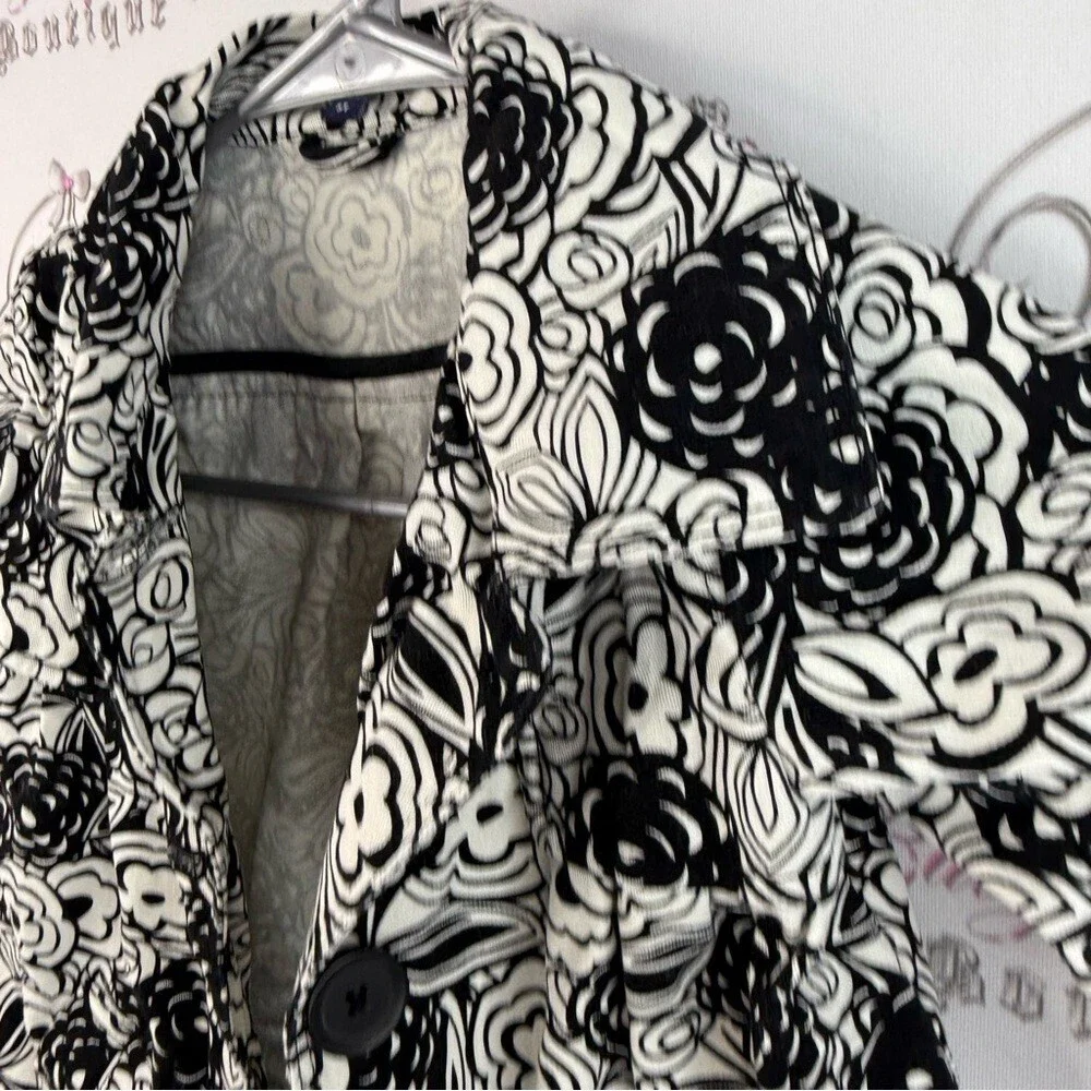 GAP Kids Black and White Floral flowers lightweight Jacket